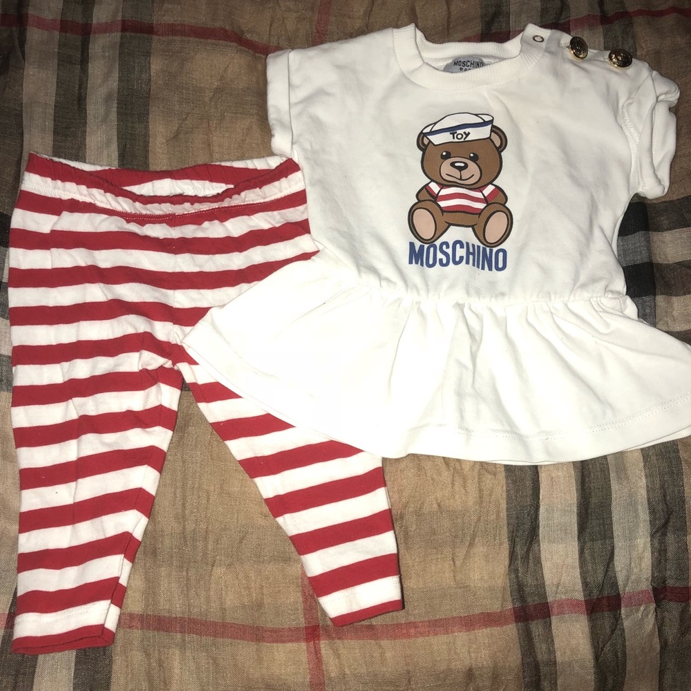 Moschino size 3 months